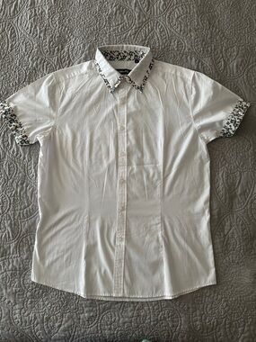 Van & C2 White Short-Sleeve Button-Down with Black Patterned Trim